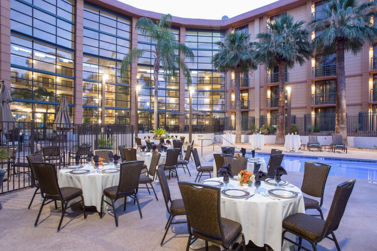 Embassy Suites By Hilton Phoenix Biltmore Exteriér fotografie