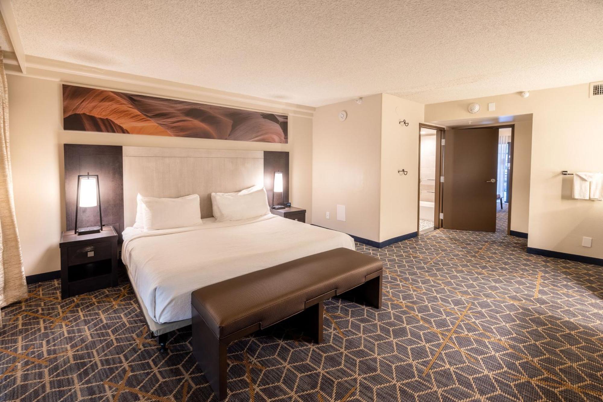 Embassy Suites By Hilton Phoenix Biltmore Exteriér fotografie