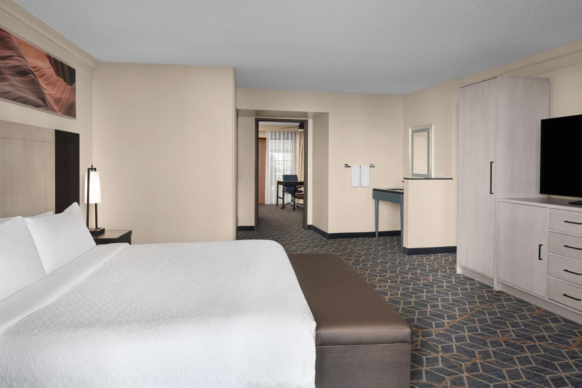Embassy Suites By Hilton Phoenix Biltmore Exteriér fotografie