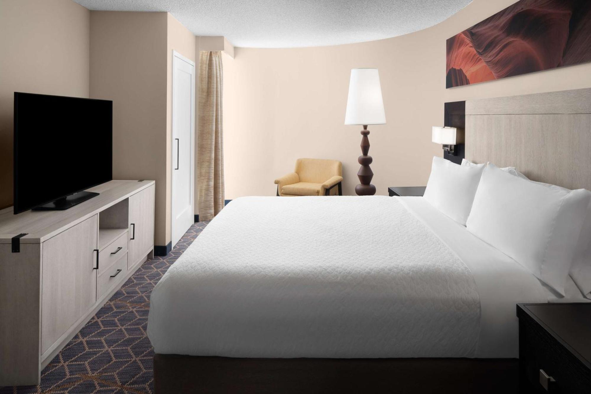 Embassy Suites By Hilton Phoenix Biltmore Exteriér fotografie
