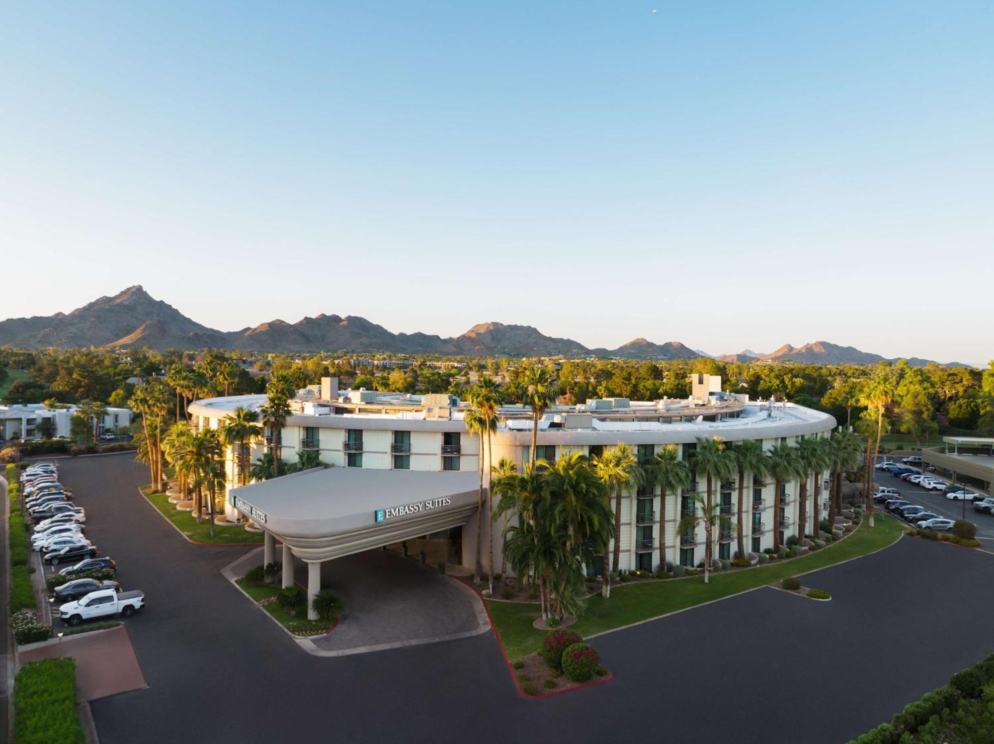 Embassy Suites By Hilton Phoenix Biltmore Exteriér fotografie