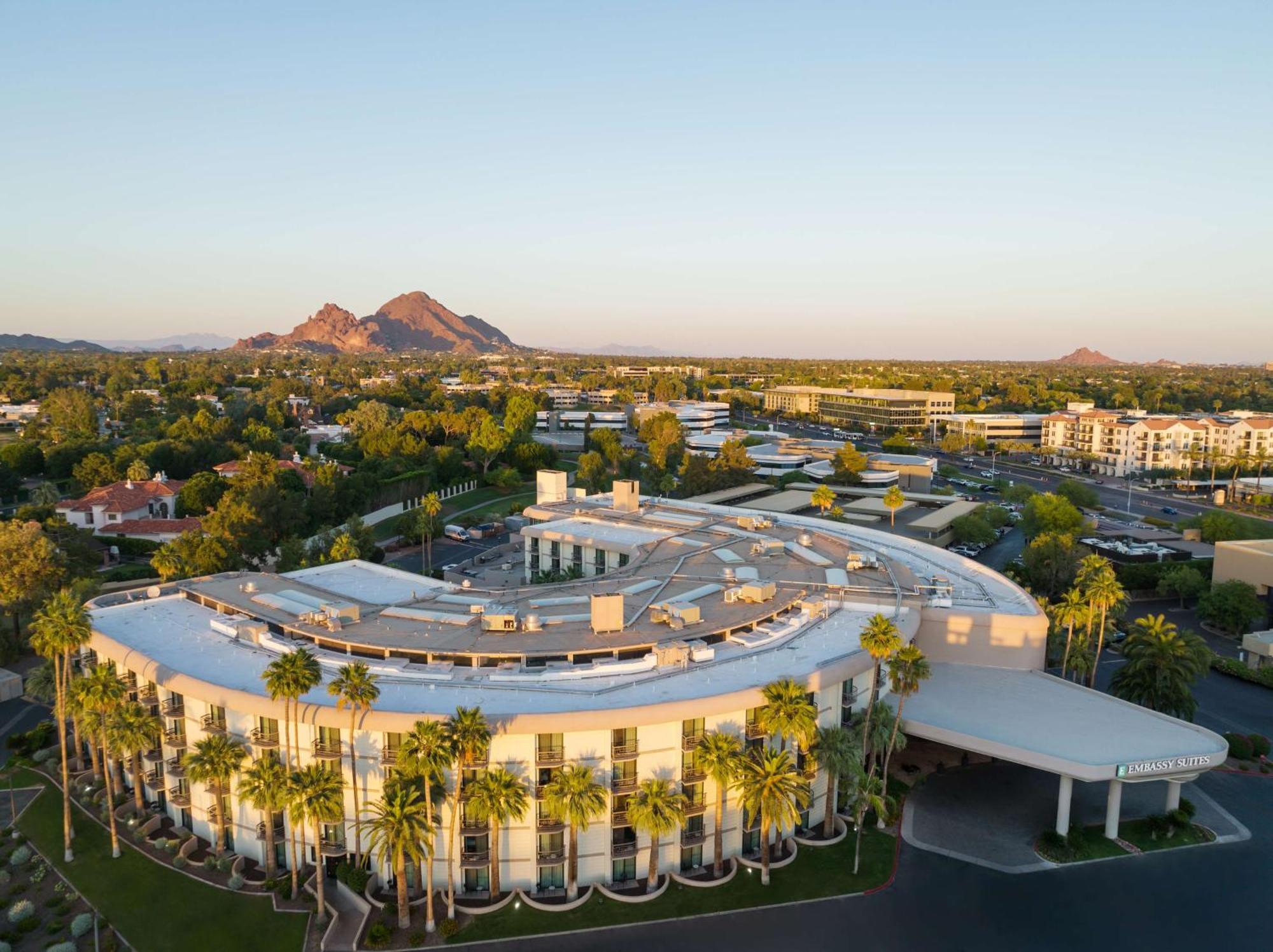 Embassy Suites By Hilton Phoenix Biltmore Exteriér fotografie