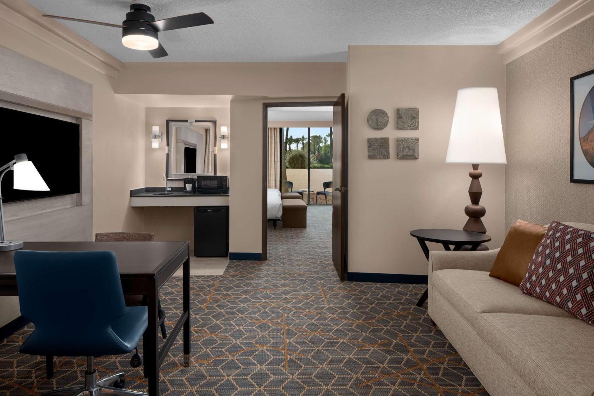 Embassy Suites By Hilton Phoenix Biltmore Exteriér fotografie