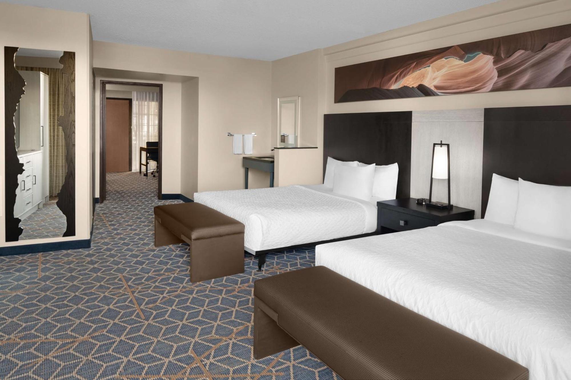 Embassy Suites By Hilton Phoenix Biltmore Exteriér fotografie