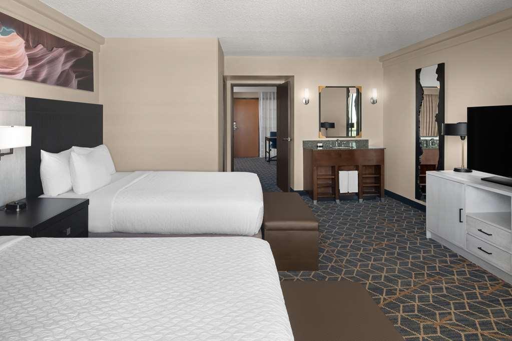 Embassy Suites By Hilton Phoenix Biltmore Pokoj fotografie